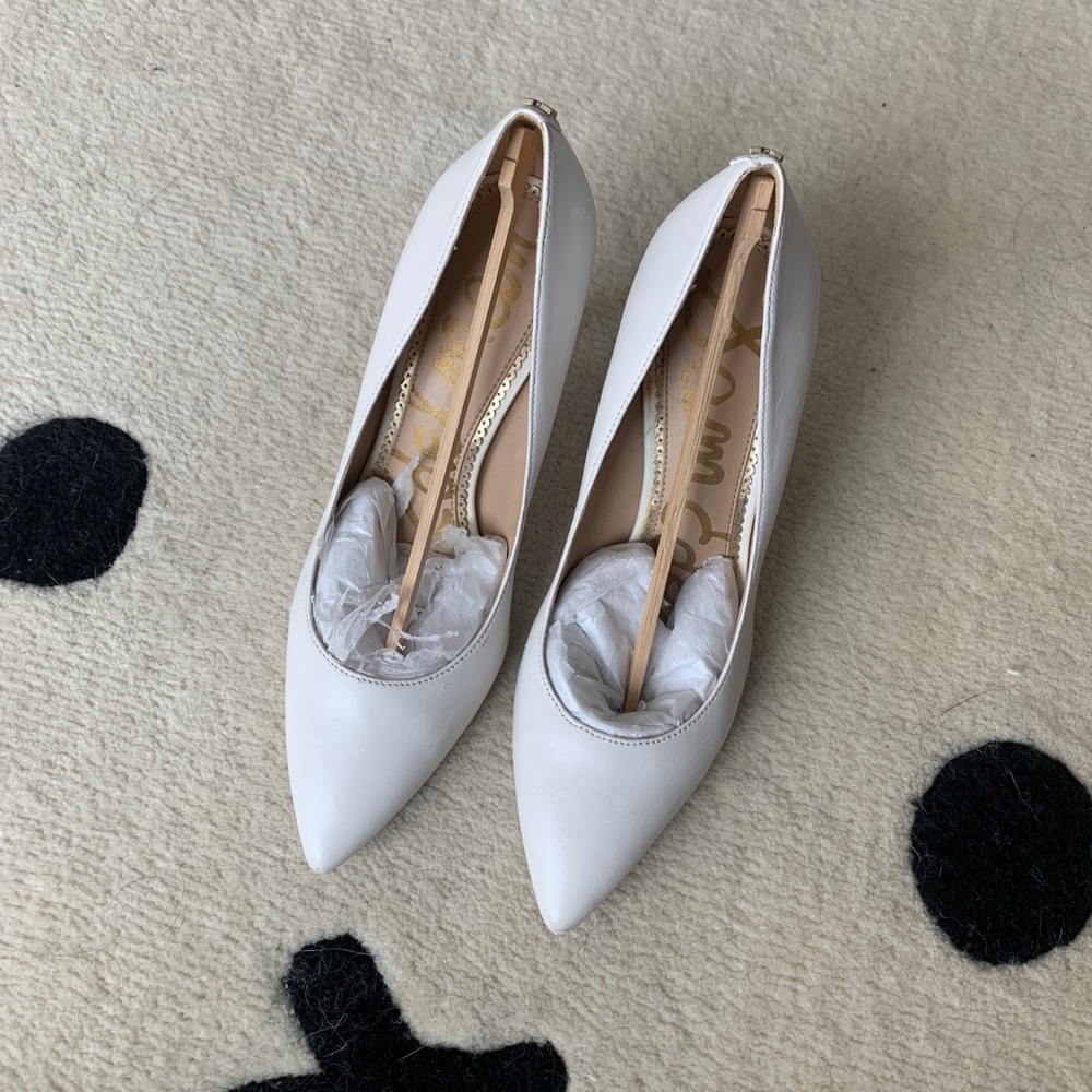 Sam Edelman white pumps